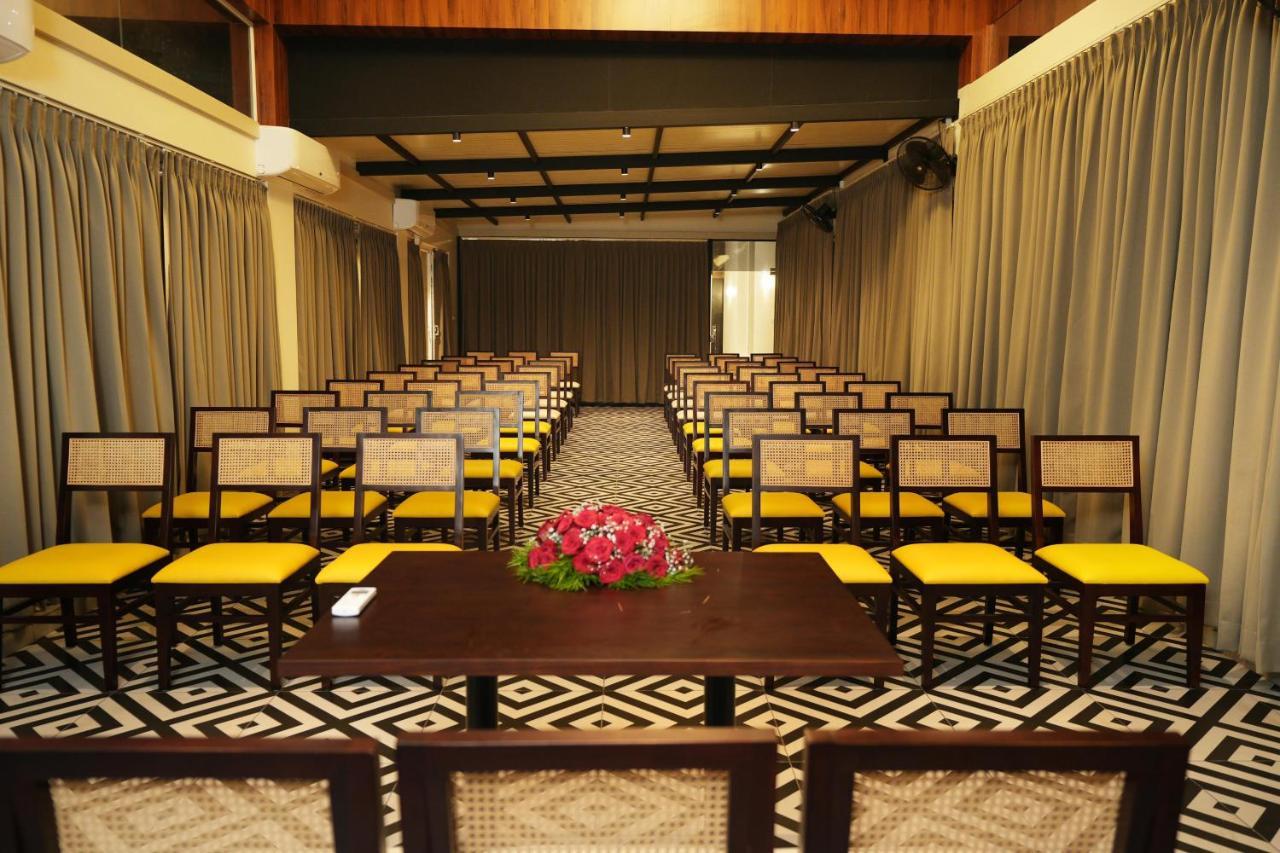 Misty Queen By Dimora Hotels Kakkadampoyil Exterior foto